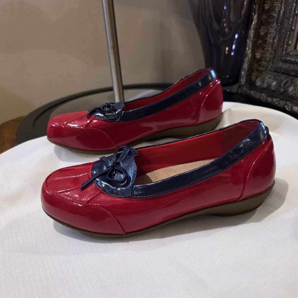 Beacon Misty Duck Rain Shoes.  Red/Blue.  Women's Sz 10M.